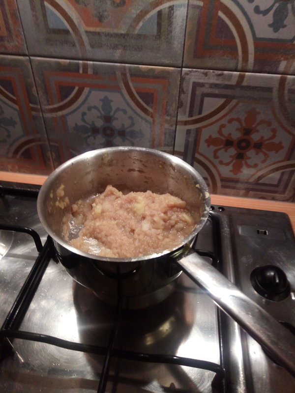 Appelmoes gekruid met speculaaskruiden